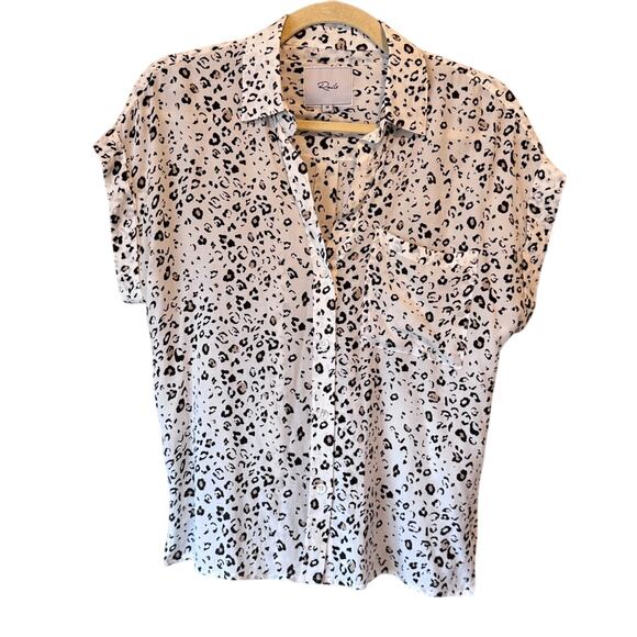 Rails Black White Leopard Print Short Sleeve Blouse Womens XS Casual Classic - Picture 1 of 9